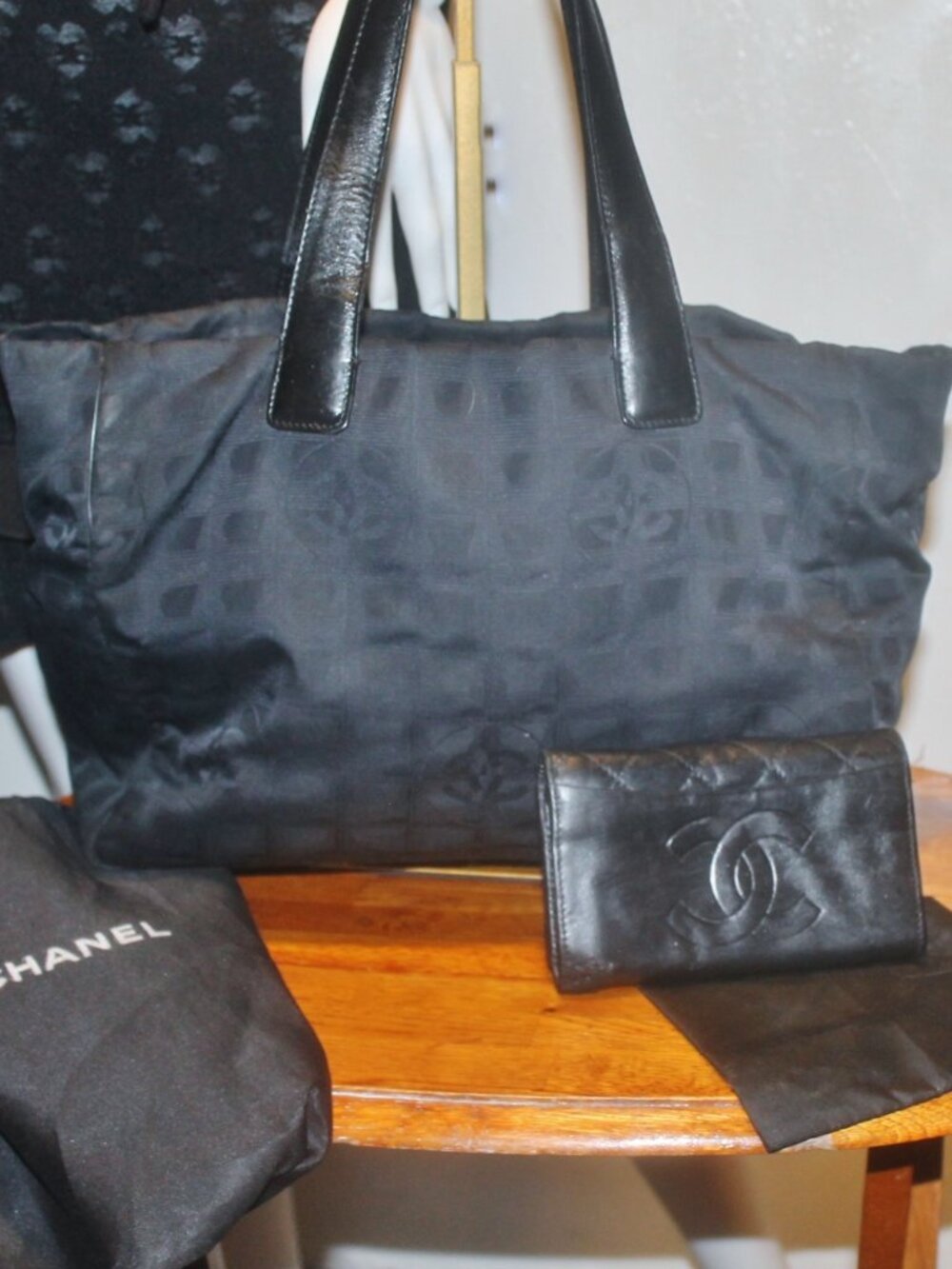 Auth $899 Chanel Italy Jacquard Leather Travel Line Tote Bag Purse Bag w Wallet